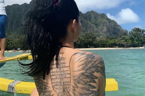 Many fans were unaware that <b>Poarch</b> was even dating anyone, let alone married. . Bella poarch chest tattoo